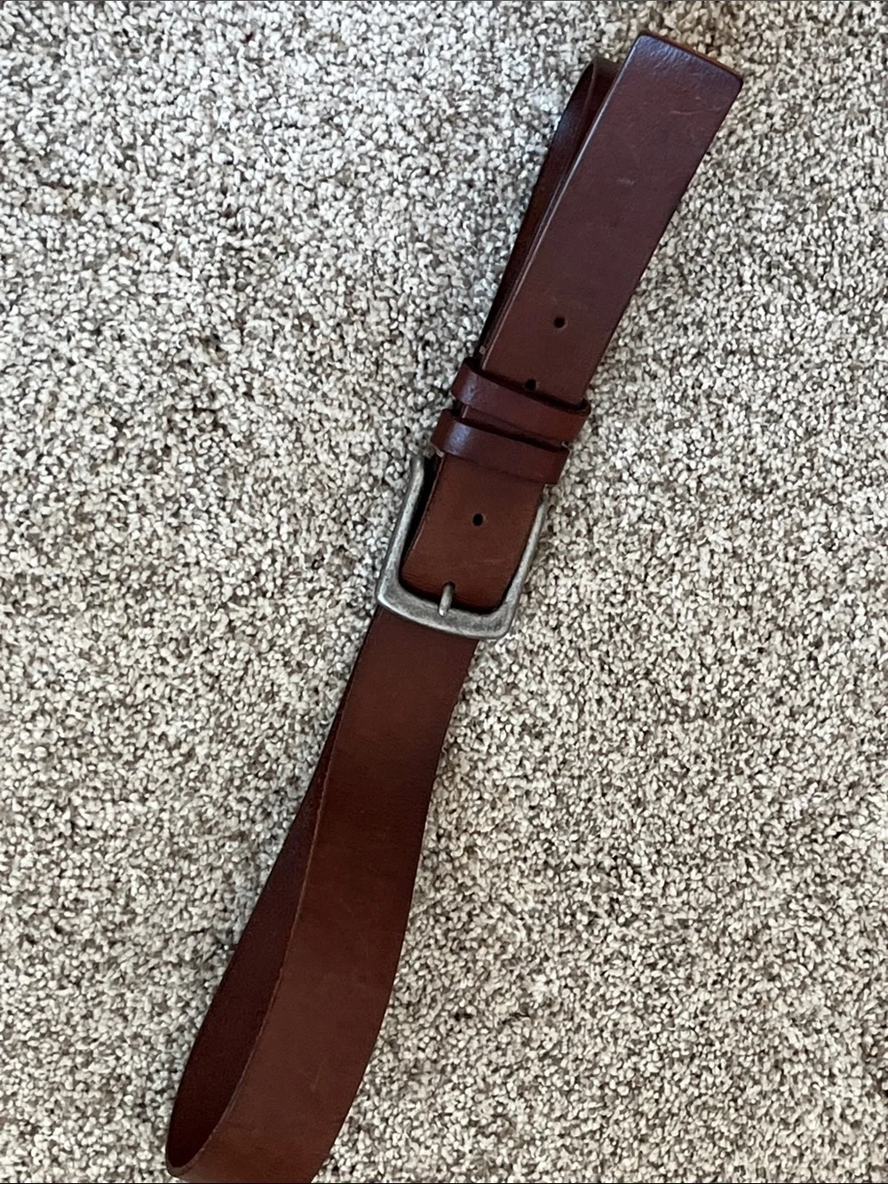 Roundtree & Yorke Men's Brown Leather Belt with Silver Buckle